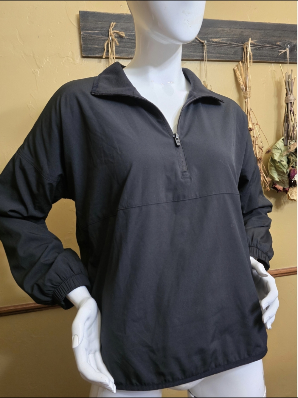 ✨ GapFit Black Half-Zip Popover Windbreaker Jacket ✨